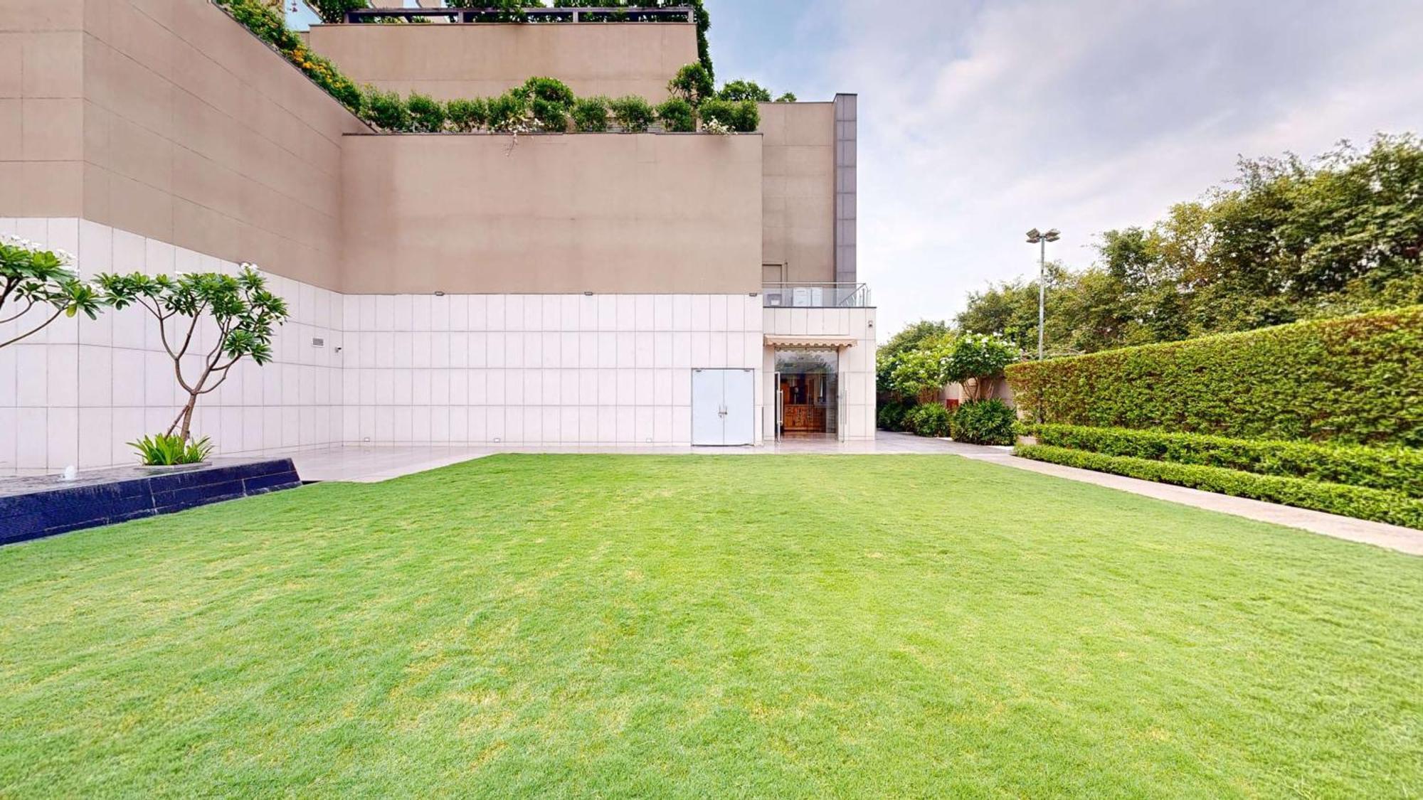 Radisson Blu Faridabad Hotel Exterior photo