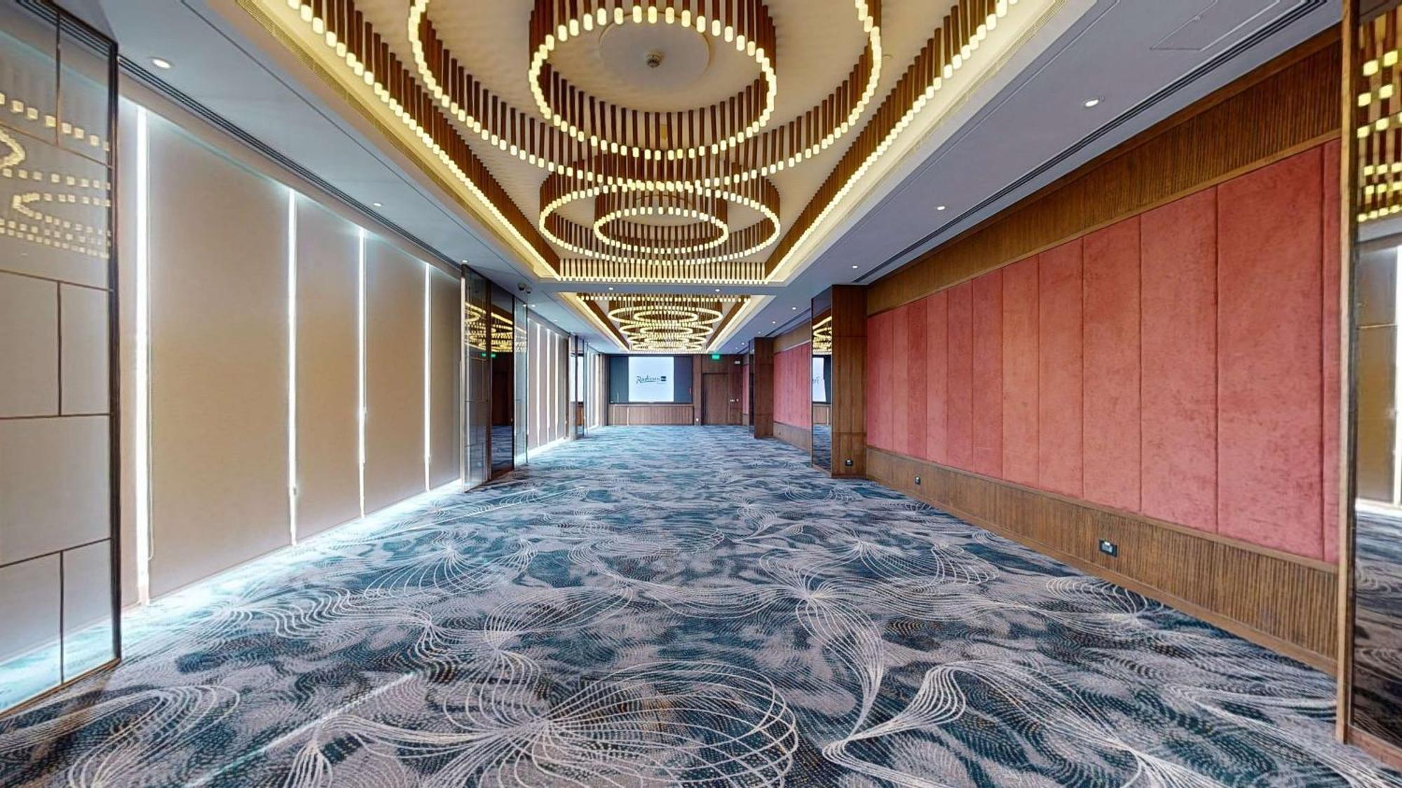 Radisson Blu Faridabad Hotel Exterior photo